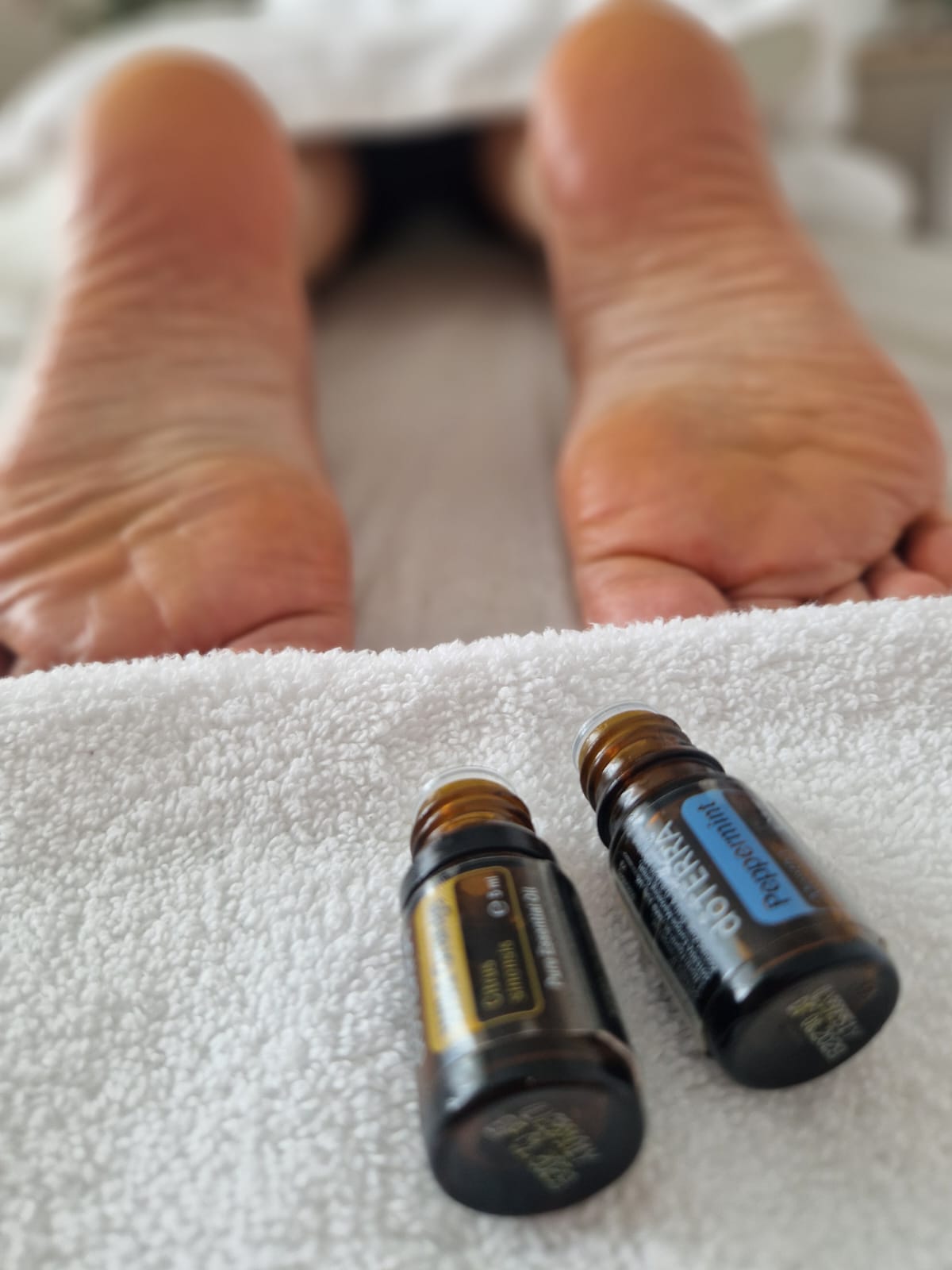 Olejki dōTERRA i sesja AromaTouch – uwolnienie napięć