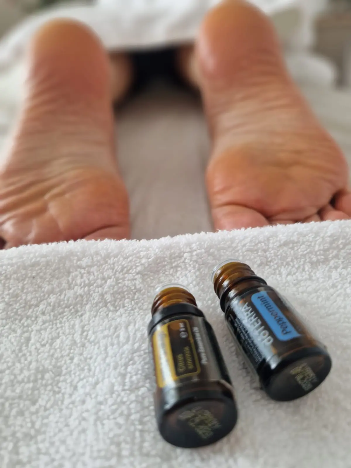 Olejki dōTERRA i sesja AromaTouch – uwolnienie napięć