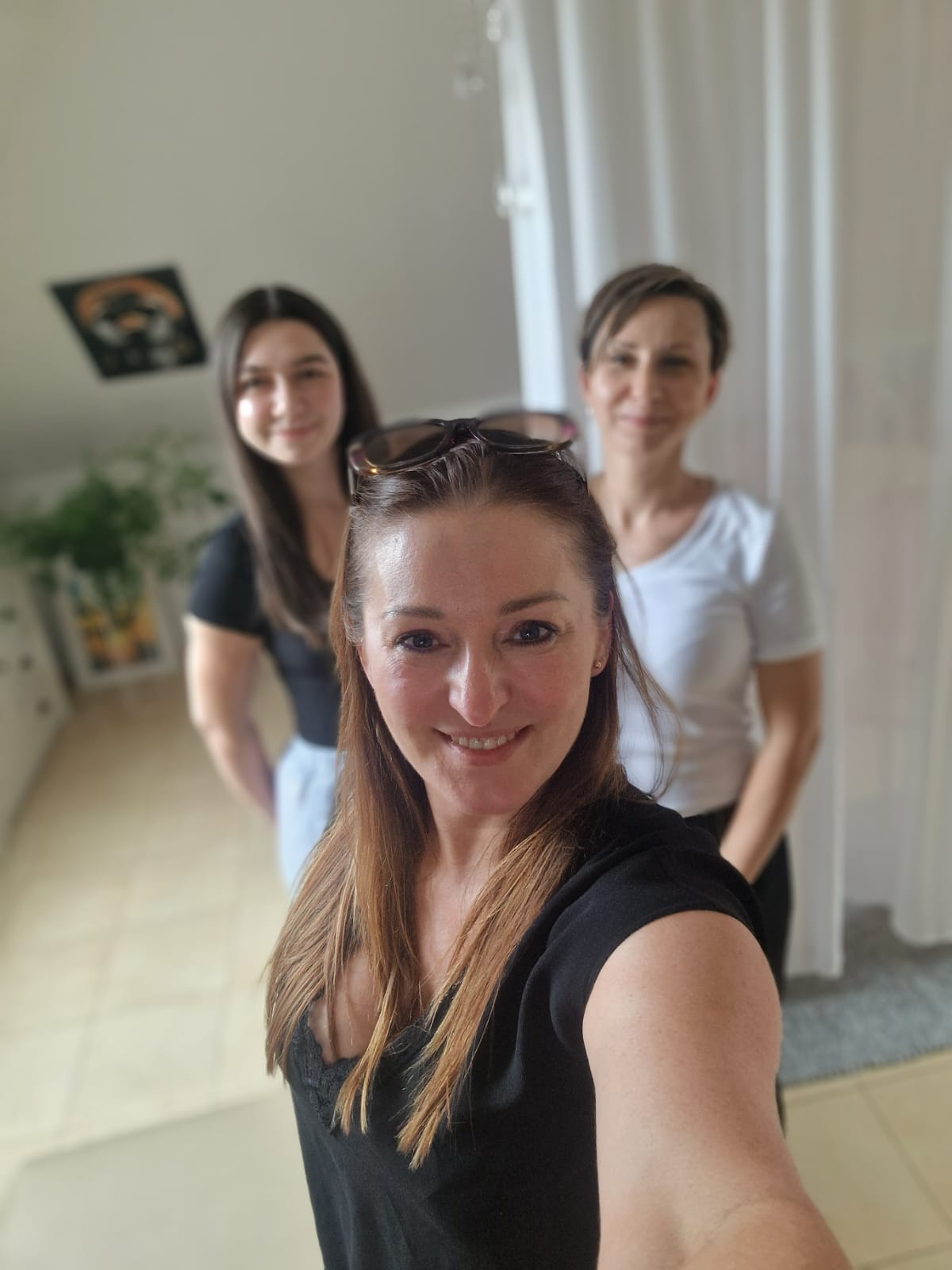 Magdalena Życka z uczestniczkami sesji – wspólna fotografia